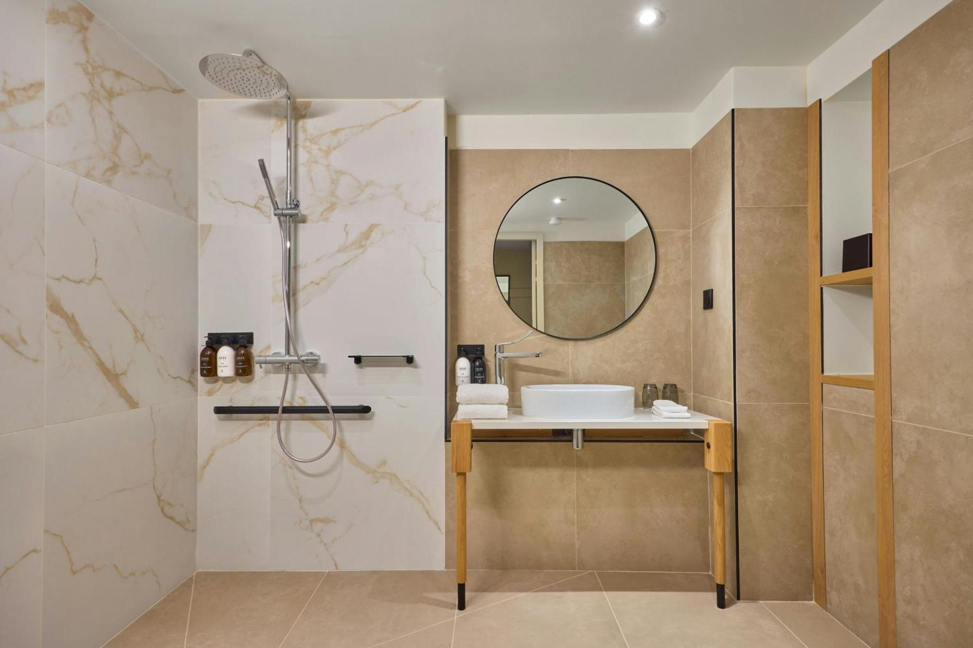 Superior Twin Room with Balcony and Garden View,1739372057:JPEG